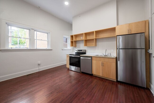 Building Photo - Coming Soon: Stylish 1BR Apartment – ETA 1...