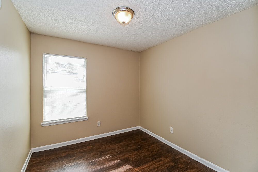 Building Photo - 1554 Brook Forest Dr