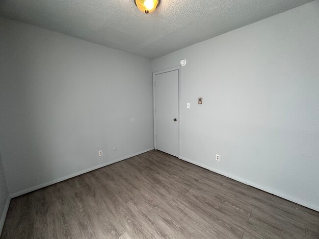 Building Photo - 807-A Bryan-