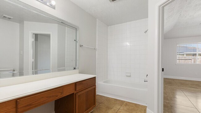 Building Photo - 4602 Garden Meadow Dr