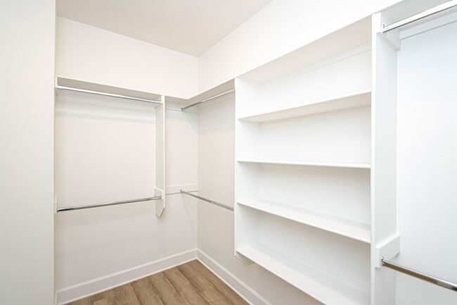 Building Photo - 2 Bed 2 Bath 2 Car Garage Townhome in Rock...