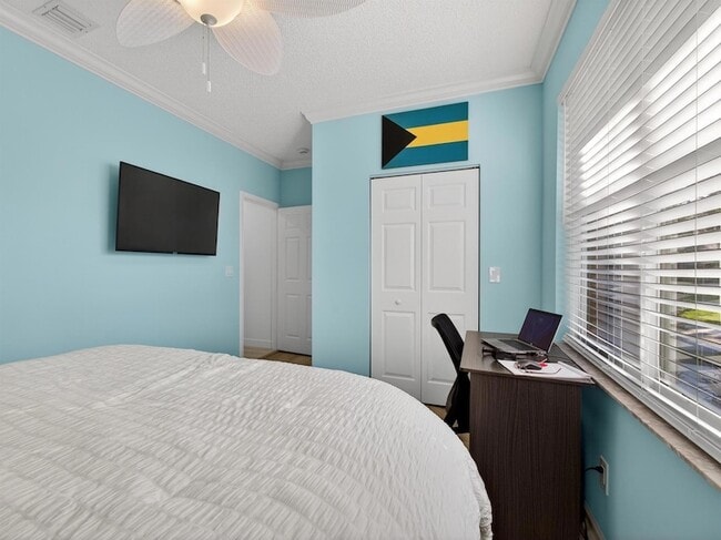 Building Photo - 233 W Coral Trace Cir