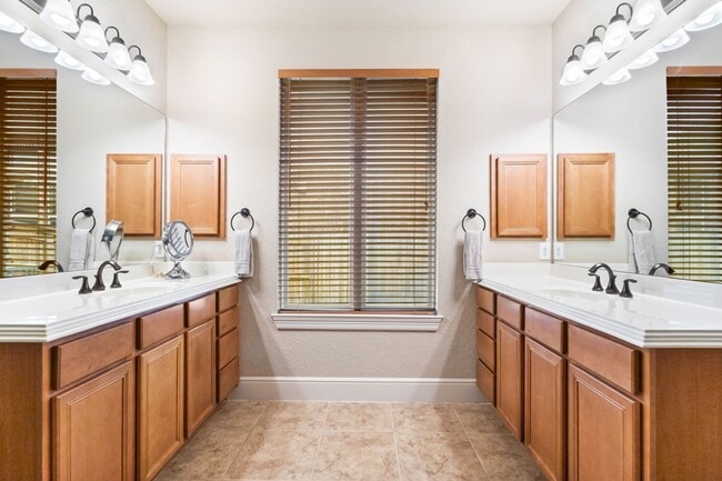 Building Photo - 4 Bedroom/3.5 Bath River Rock Ranch Subdivision