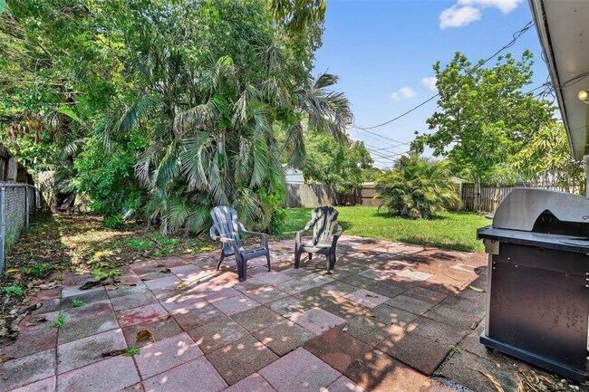 Building Photo - 11119 Temple Ave