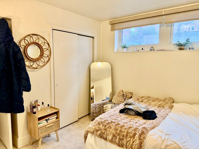 Building Photo - 50 Parkman St