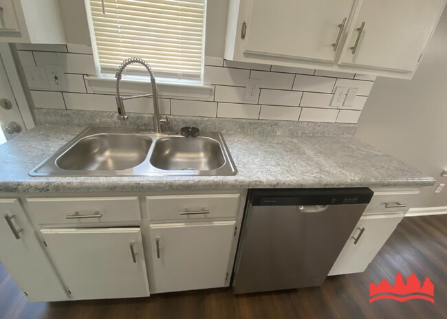 Building Photo - 3930 Chelsea Hill Dr