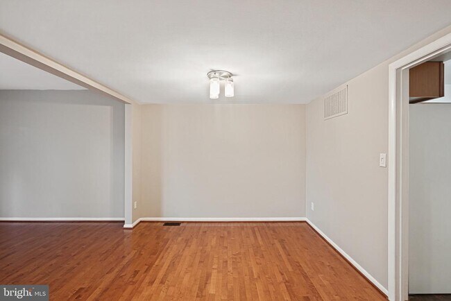 Building Photo - 7 Castlehill Ct