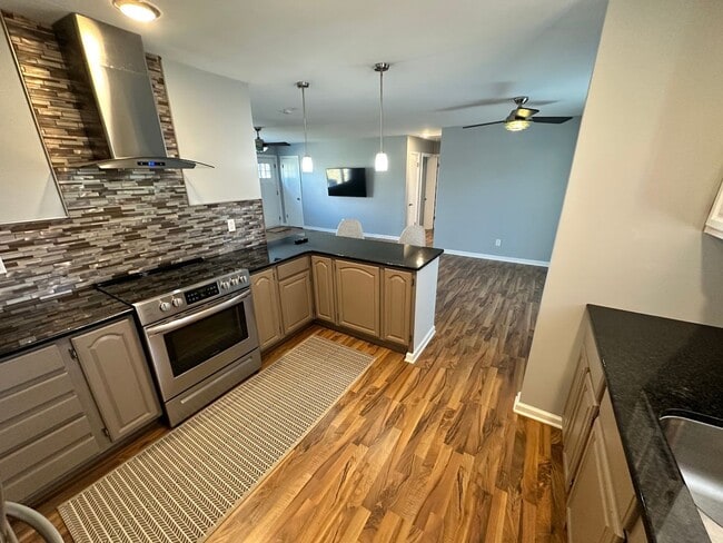 Building Photo - Beautiful House in Picadome! Off-Street Parking, W/D, Breakfast Bar, Deck, Fenced Backyard!