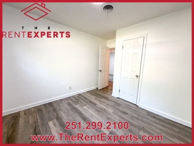 Building Photo - 704 Raines Dr