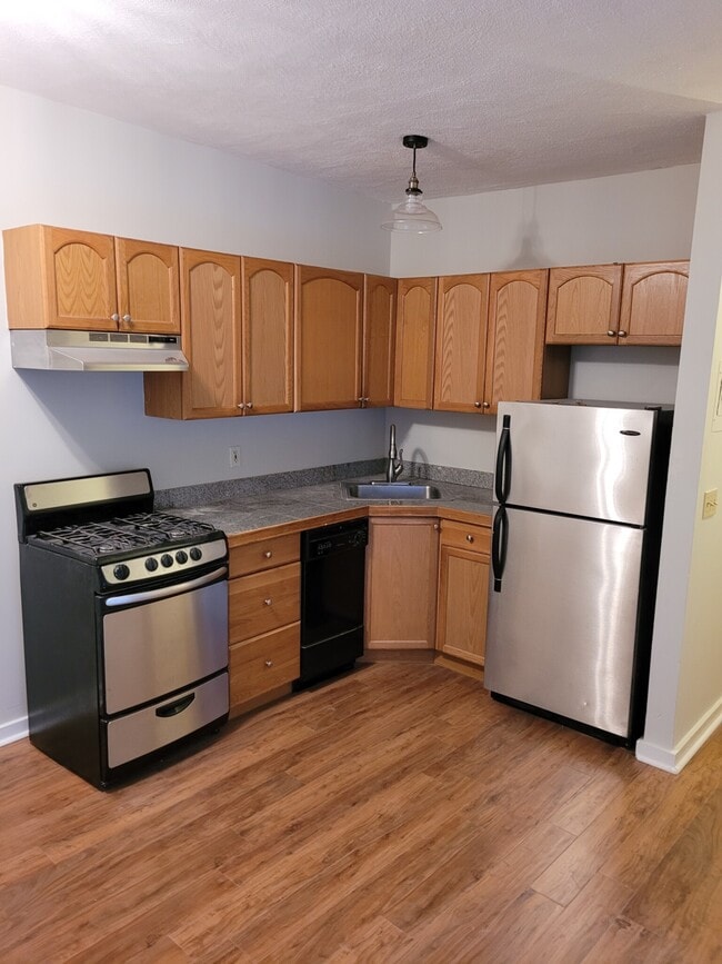 Building Photo - 149 Endicott St