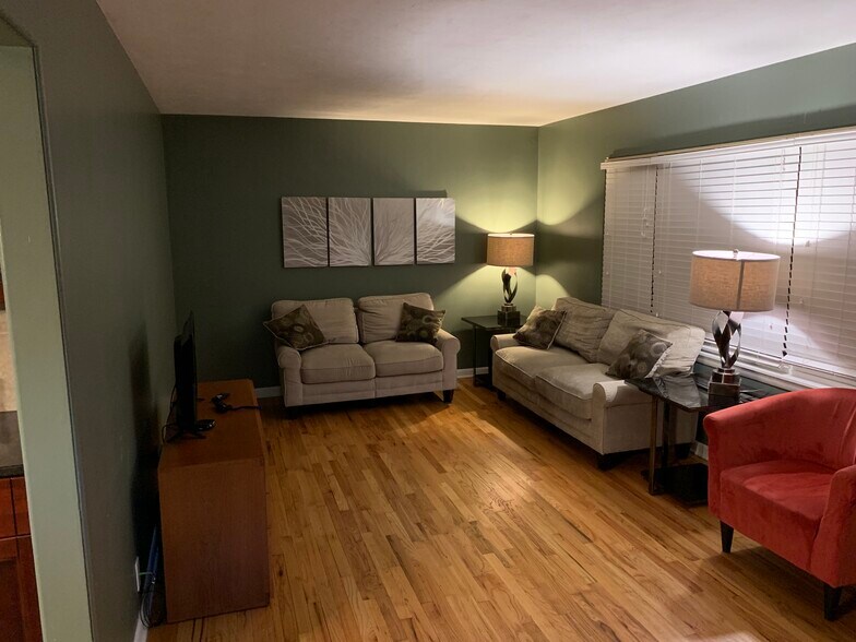 Building Photo - 1921 N 67th St