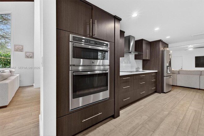 Building Photo - 3231 Salzedo St