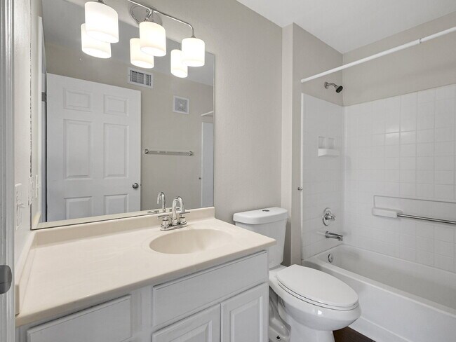 Building Photo - $2,395.00 - 3 Bedrooms, 2Bathrooms, Condo ...