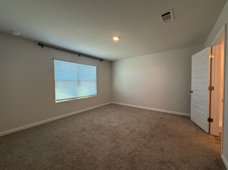 Building Photo - 437 Scarborough St