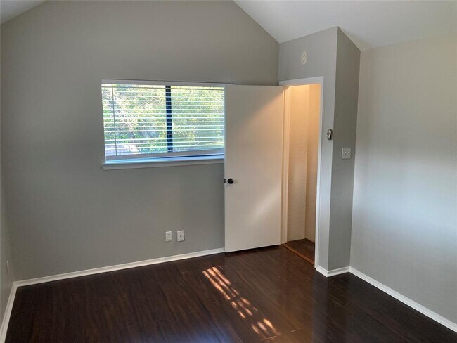 Building Photo - 8004 Dowling Cove