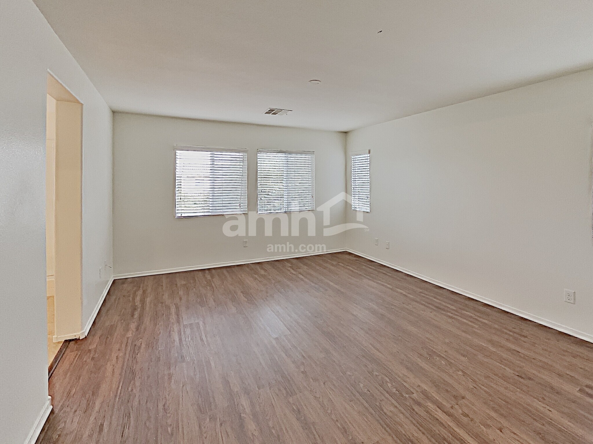 Building Photo - 1025 Maple Pines Ave