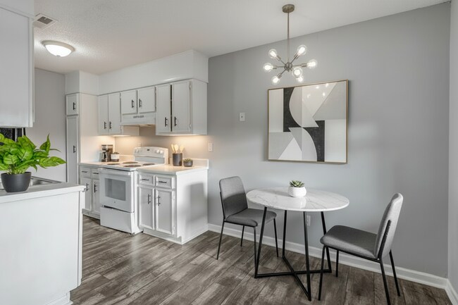 Building Photo - Recently Renovated Units in Decatur, AL