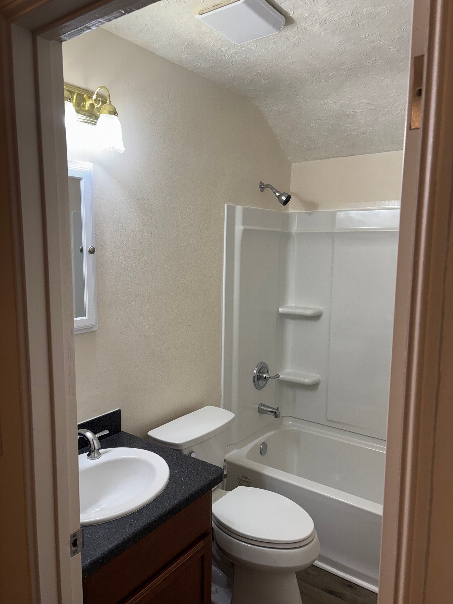 Building Photo - 10105 N Wesley Rd