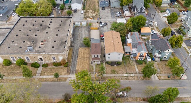 Building Photo - 1279 Indianola Ave