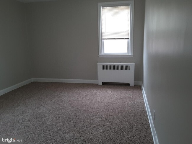 Building Photo - 1226 Hellerman St