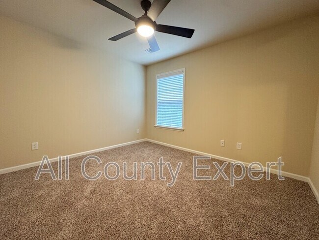 Building Photo - 5005 Shiloh Crossing Way