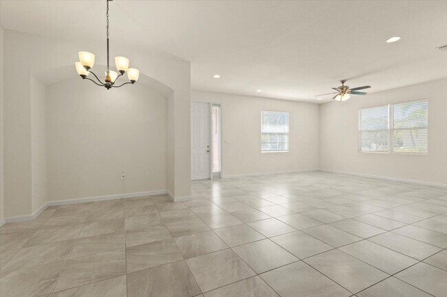 Building Photo - 12133 SW Aventino Dr