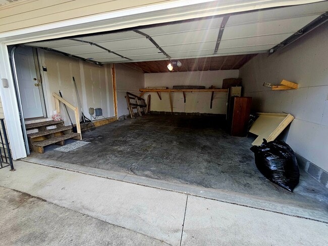 Building Photo - 3 Bedroom House built in 2003 Located in a...