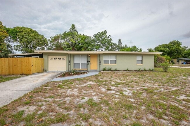 Building Photo - Call Today to Tour This Great 3-bedroom House Available for Rent in Beautiful St Petersburg!