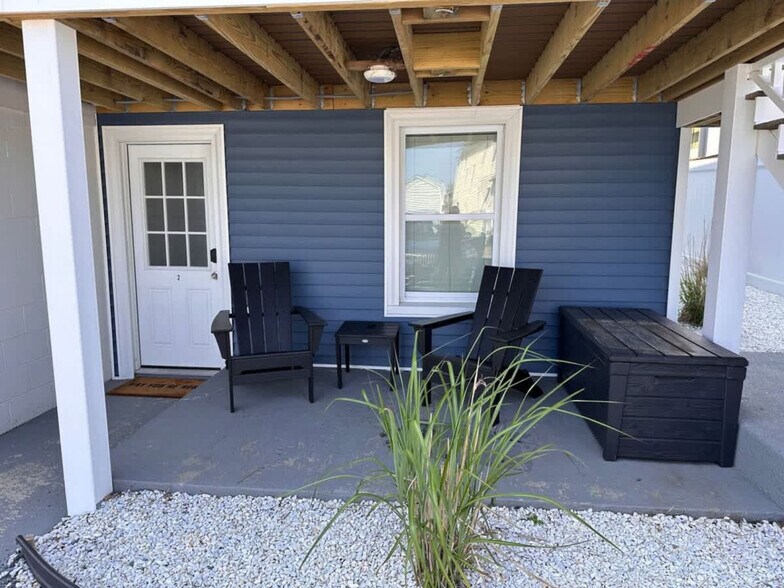 Building Photo - 301 Portsmouth Ave