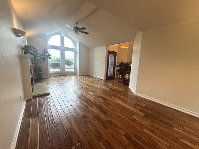 Building Photo - 17927 Ridge Lake Dr