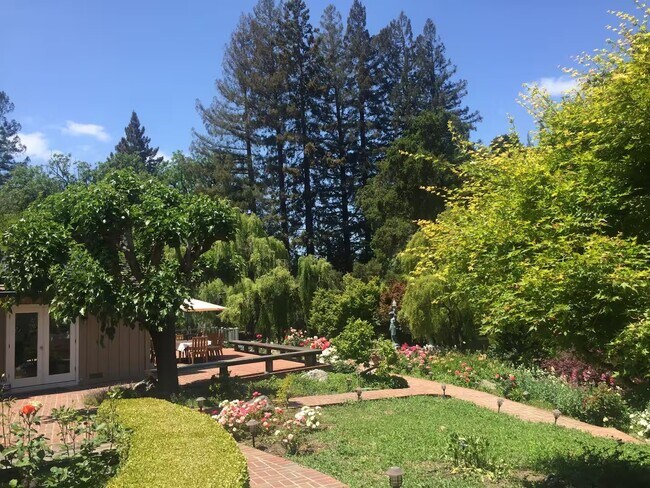 Building Photo - 25567 Willow Pond Ln