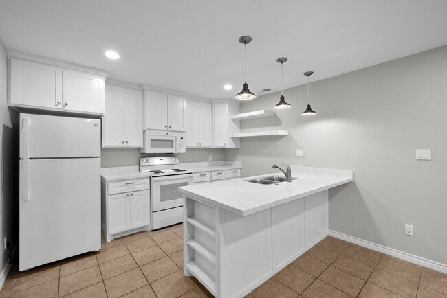 Building Photo - 1313 Harbor Island Dr