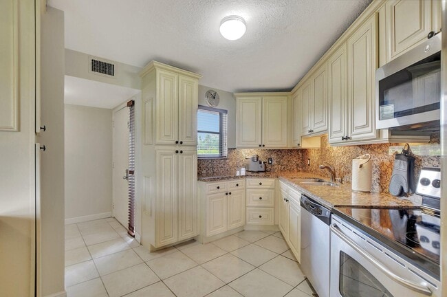 Building Photo - 5901 Camino Del Sol