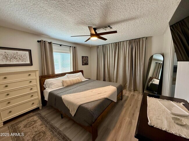 Building Photo - 6703 E Calle de Las Estrellas Rd