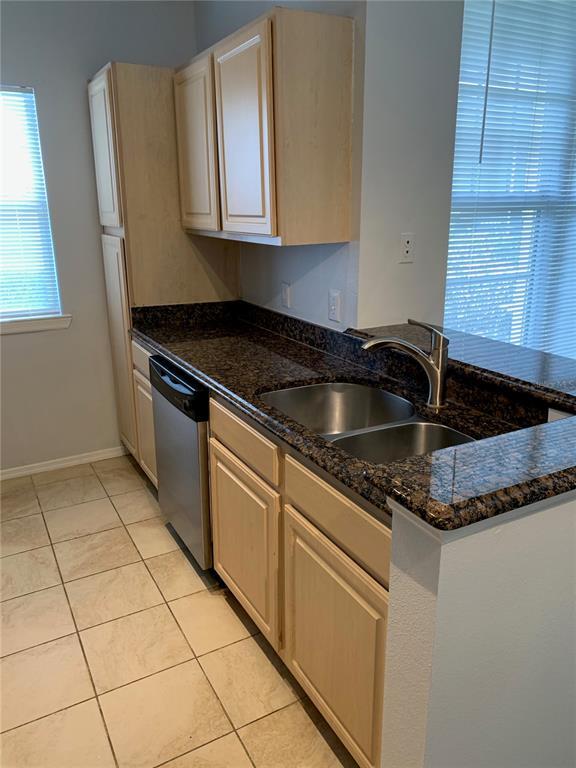 Building Photo - 420 Summit Ridge Pl