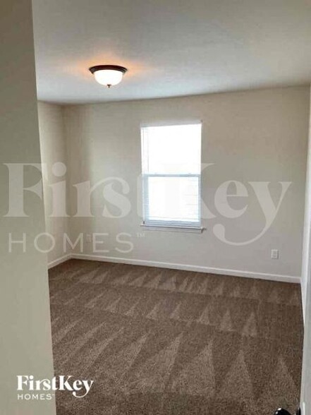 Building Photo - 104 Shire Dr