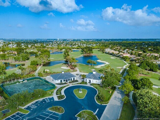 Building Photo - 2371 SW Carriage Hill Terrace