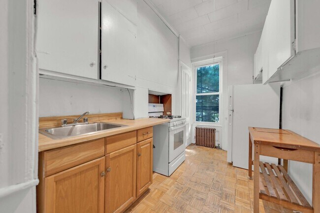 Building Photo - 546 Palisade Ave