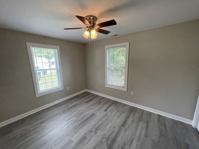 Building Photo - One Month Free Rent with 2 Year Lease - Re...