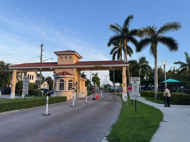 Primary Photo - 500 Layne Blvd