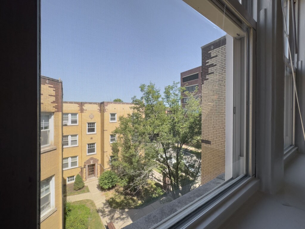 Building Photo - 4402 N Rockwell St