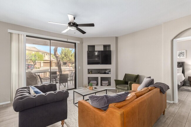 Building Photo - 705 W Queen Creek Rd