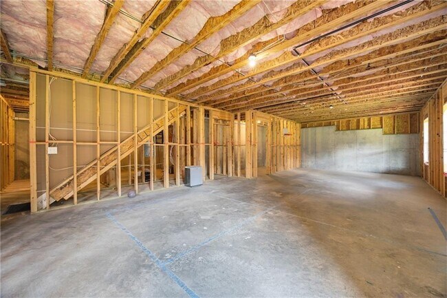 Building Photo - 130 Logan Pass Dr