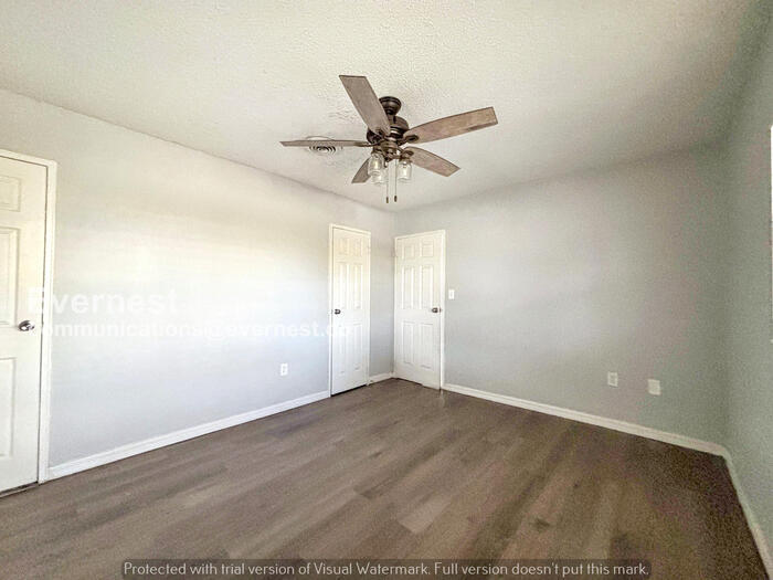 Building Photo - 2112 Wolf Rd