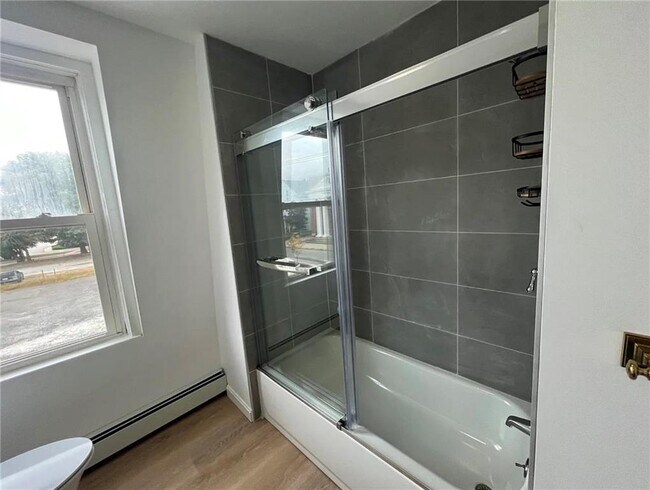 Building Photo - 9 Turner Ave