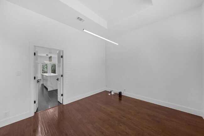 Building Photo - 414 New Lido Dr