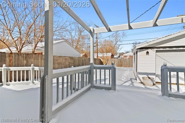 Building Photo - 29942 Avondale St