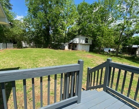 Building Photo - 3 Bedroom, 2 bath Home