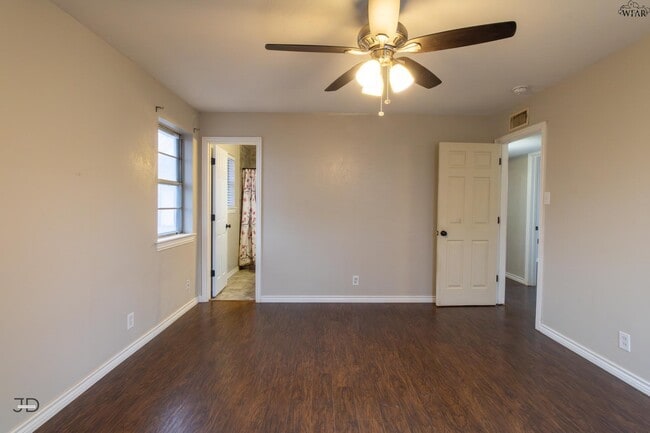 Building Photo - 4646 Sierra Madre Dr