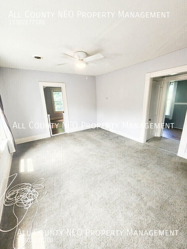 Building Photo - 2044 W 44th St